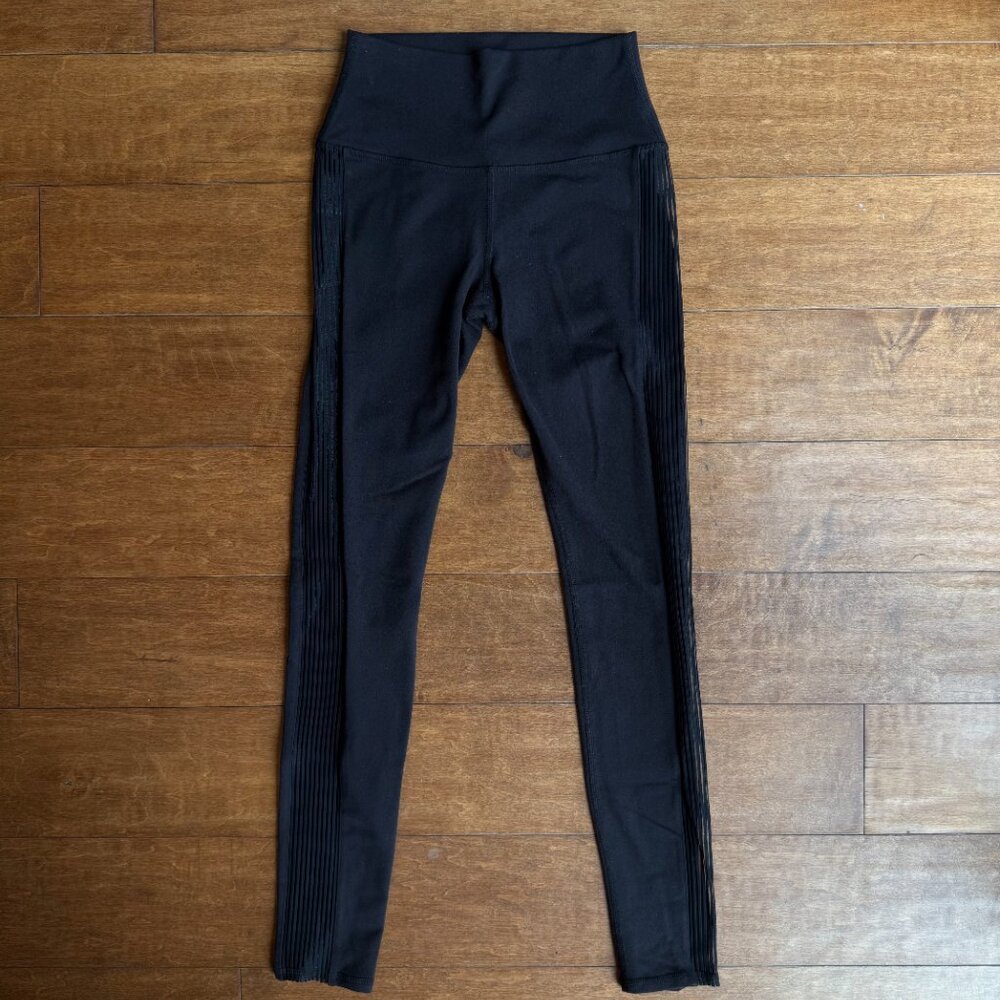 Alo Yoga Black Mesh Panel Leggings – Size XS